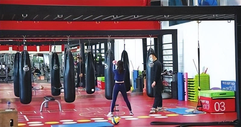 撸铁周末打卡,撸铁继续打卡