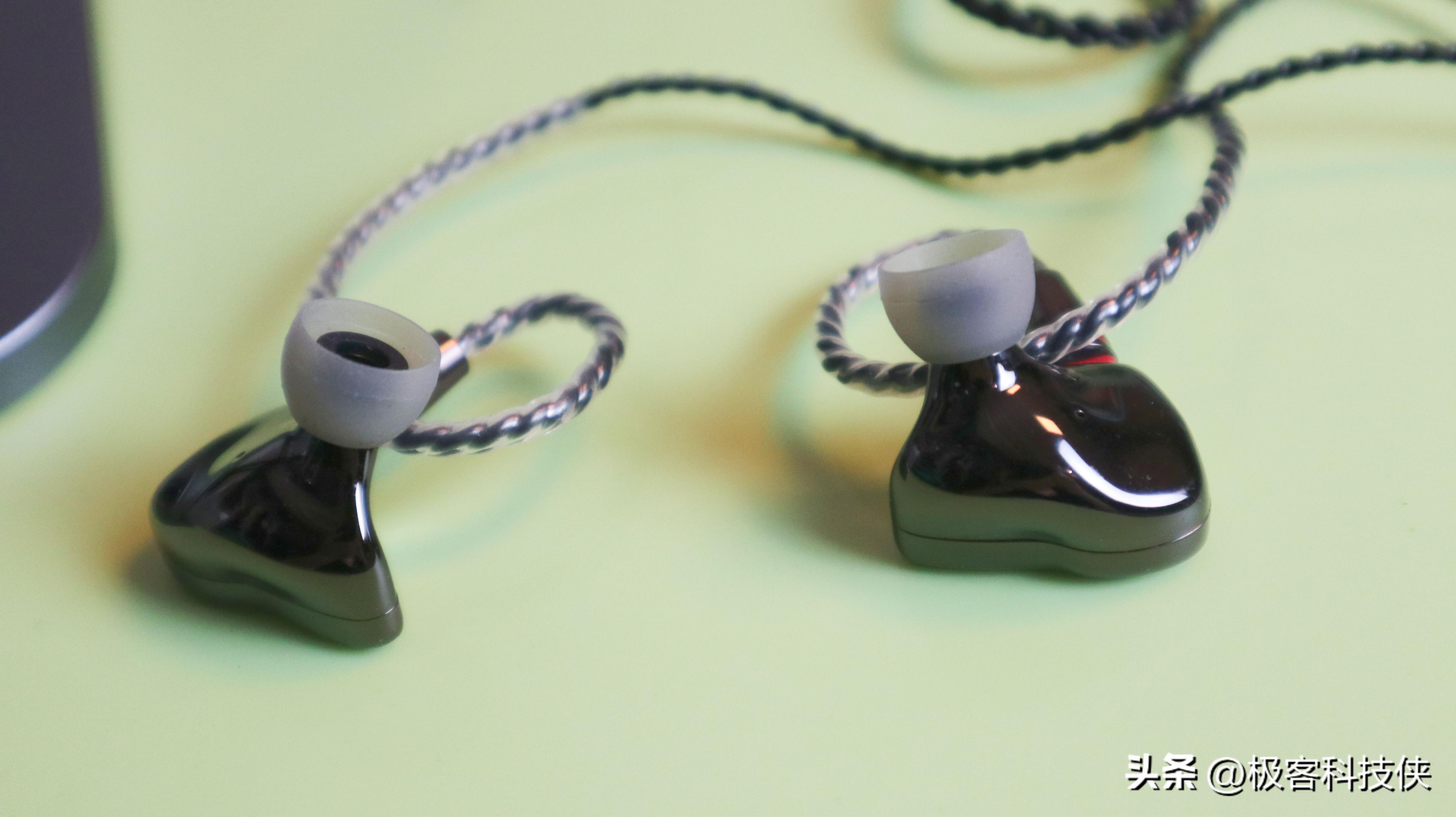 ikko鑹惧埢鑰虫斁,鑹惧埢ikko10s