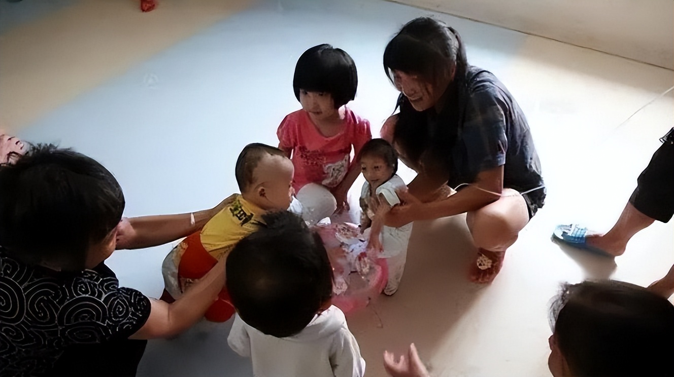 湖南生下小猴子卖给马戏团,湖南一产妇生下“小猴子”