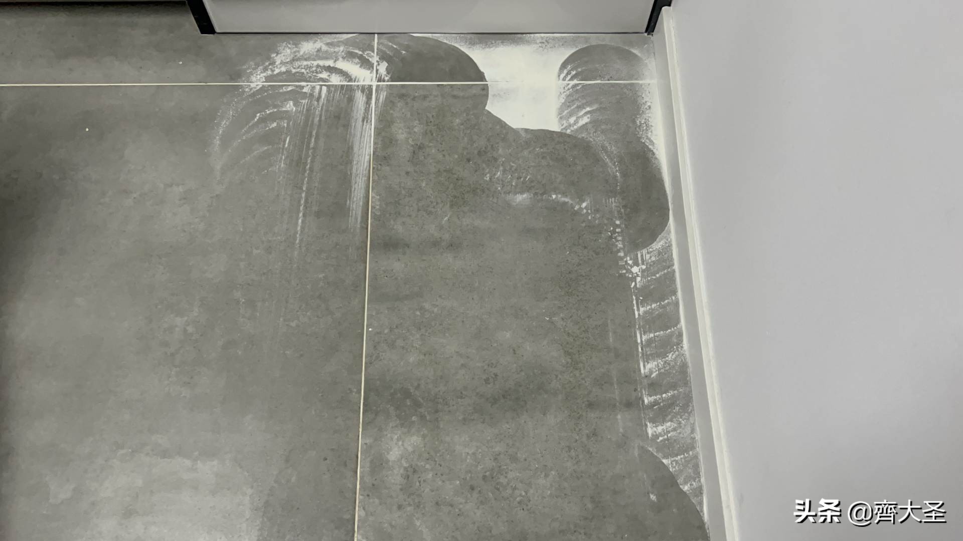 扫地机器人拖地震动和旋转哪种好,机器人旋转拖地和震动拖地