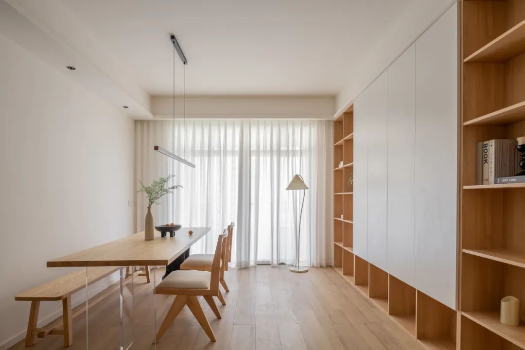 学区房小户型原木风装修风格,95平米原木风小户型