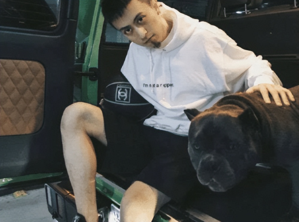 秦奋跟韦雪怎么认识的,富二代秦奋和韦雪的关系