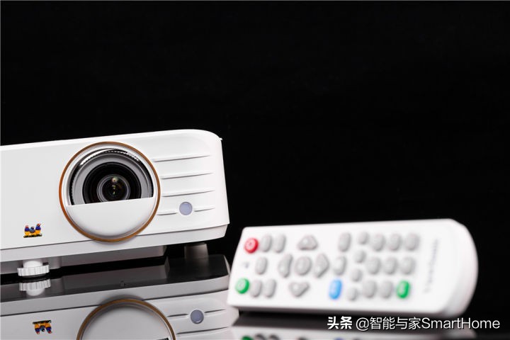 预算2万元以内打造一个4K客厅影院