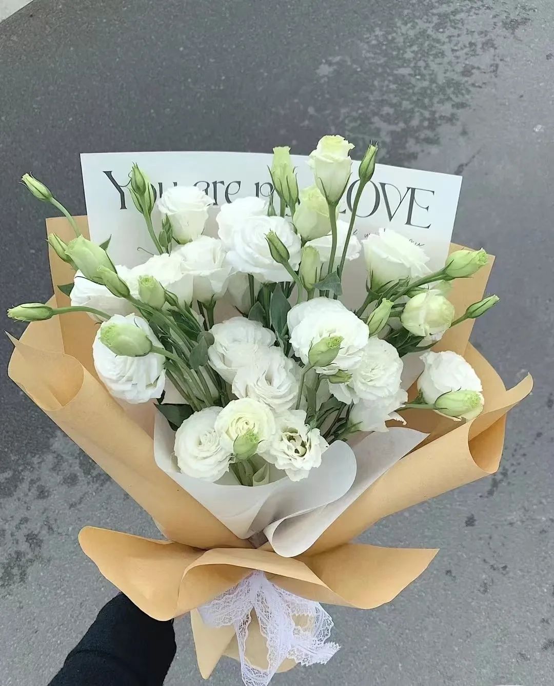 情人节送花送点酒,情人节送花不知道要送什么