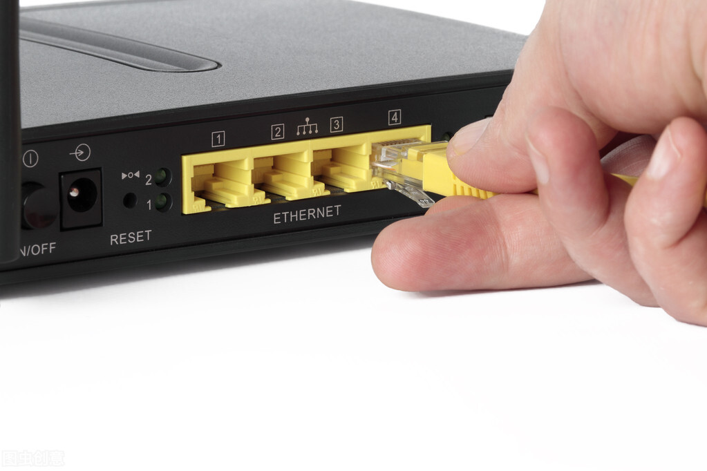 家里wifi为啥突然断了要重新连接,半夜突然家里的网断了怎么回事