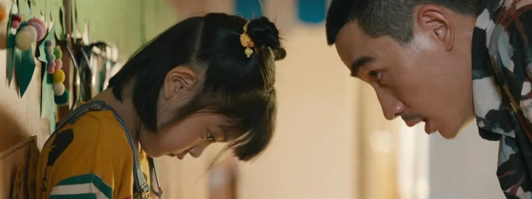 易烊千玺凭什么能和吴京拍戏,易烊千玺吴京的演技有多好