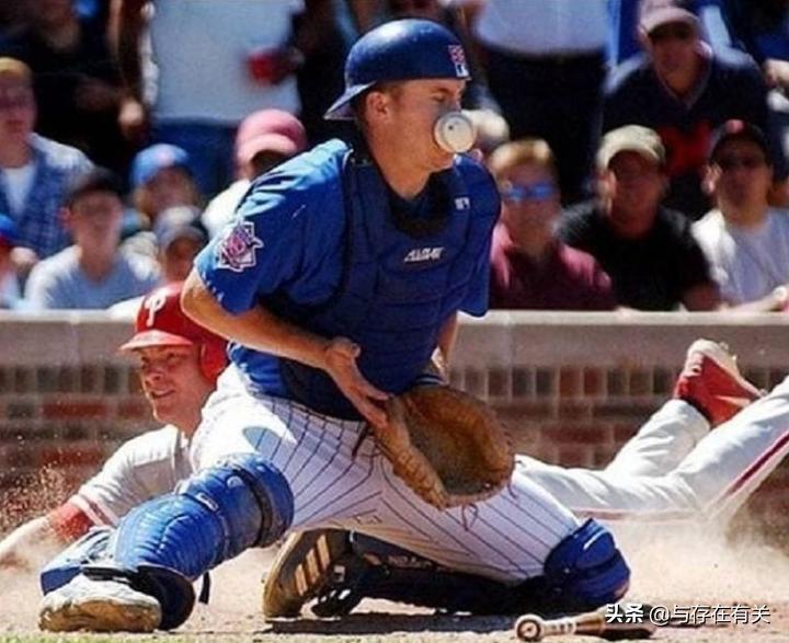 这些摄影师有点坏啊！25个运动员在场上被摄影师抓拍的尴尬瞬间