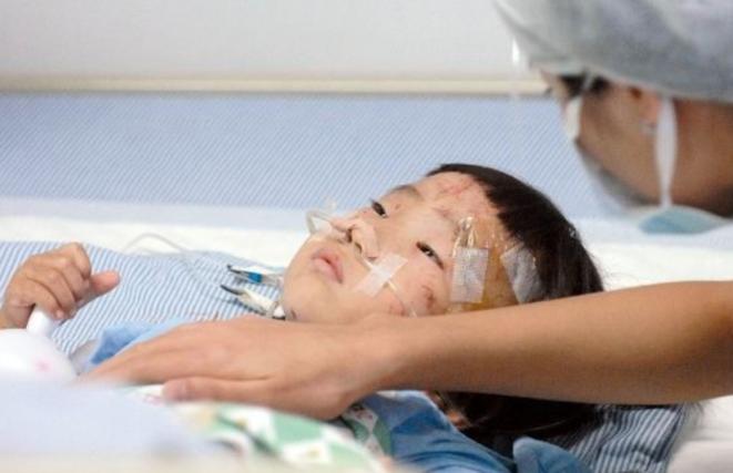 温州小伊伊现状,温州动车事故小伊伊谁救的