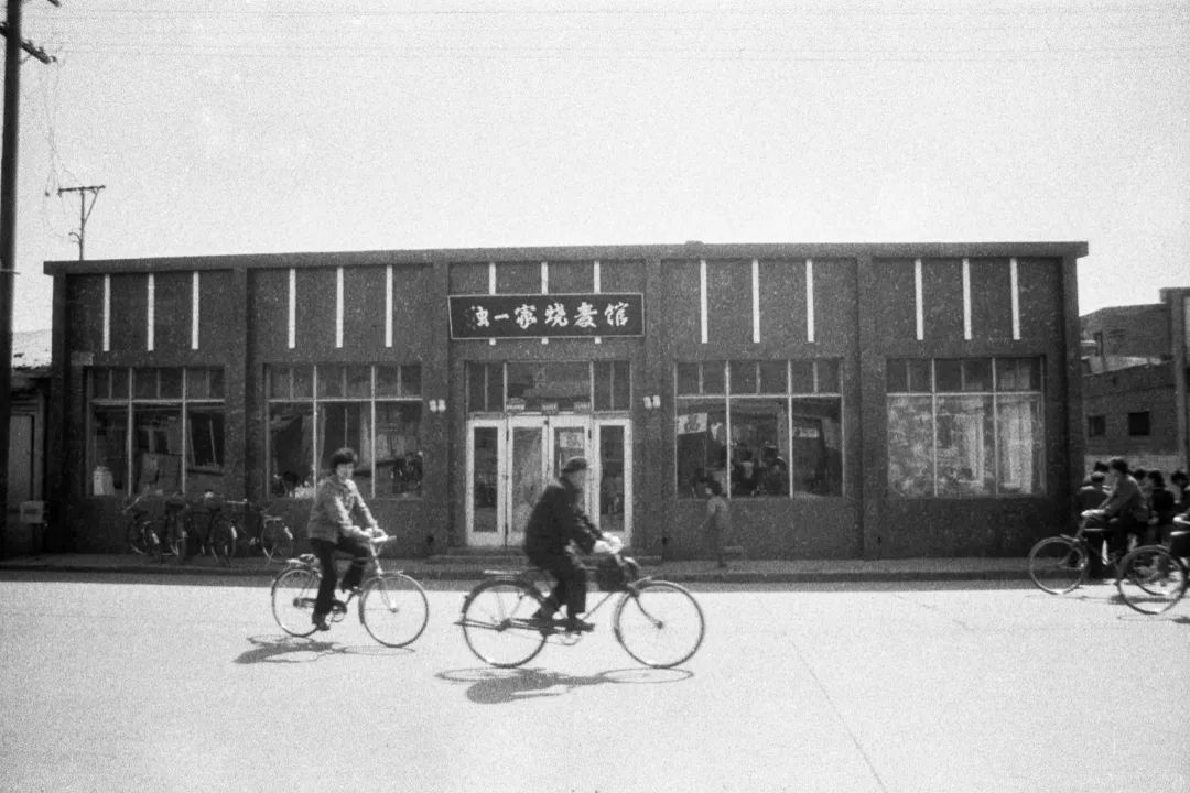 三十年前丝绸缎被面价格,老缎子被面值钱吗