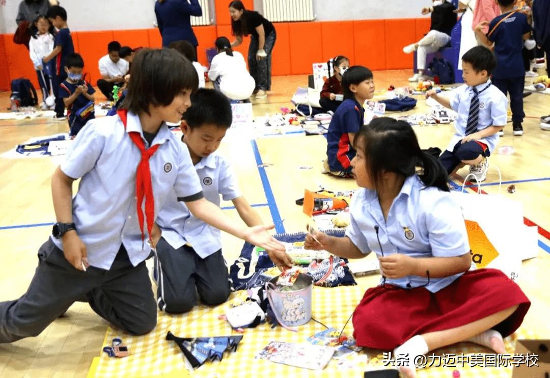 小学生爱心义卖暖人心,以爱为名的义卖