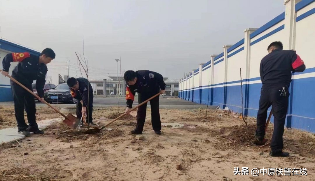 拥抱春天播种希望植树节手抄报,植树节拥抱春天播种梦想主题班会