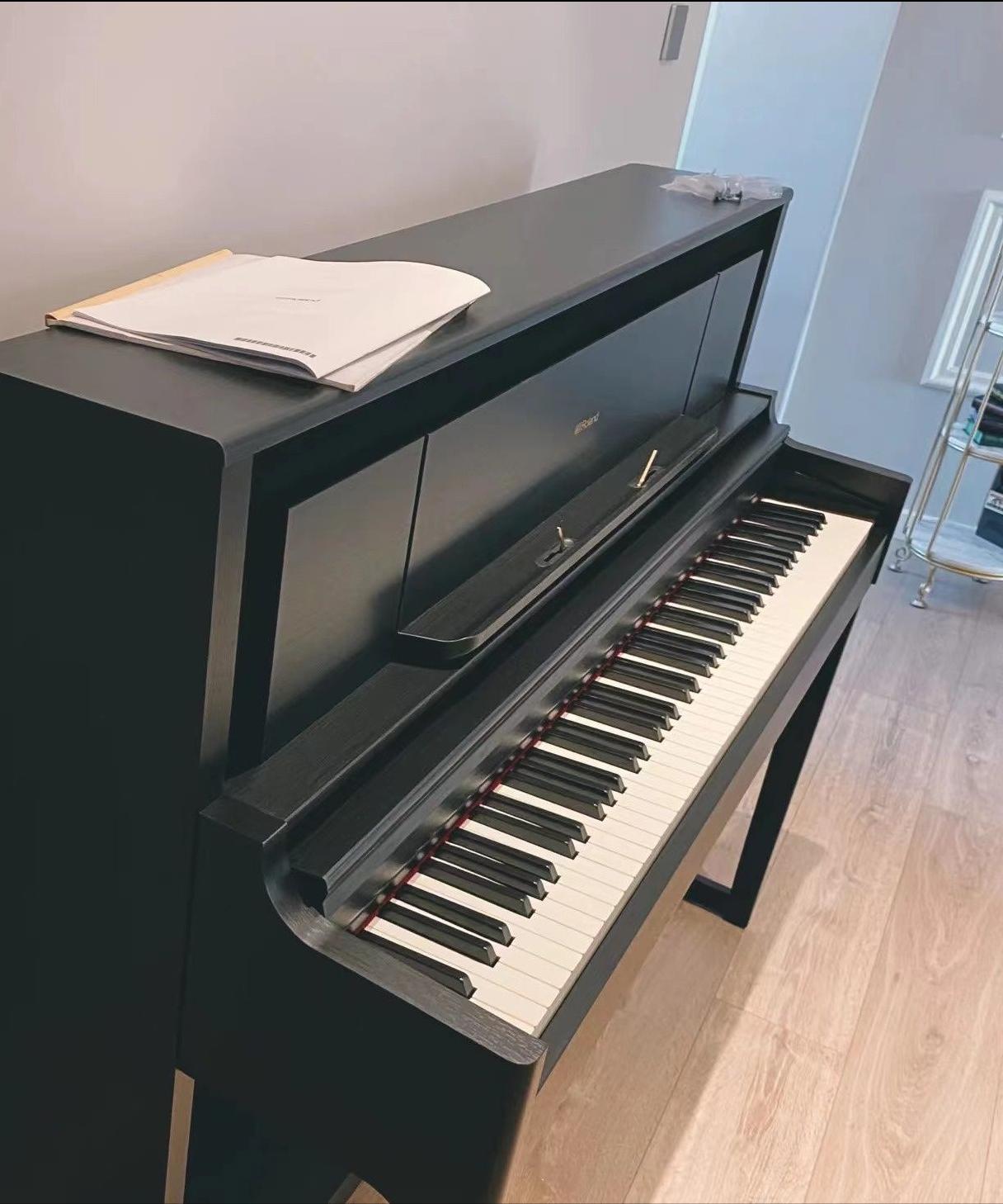 罗兰钢琴lx705与hp702对比,罗兰电钢琴测评