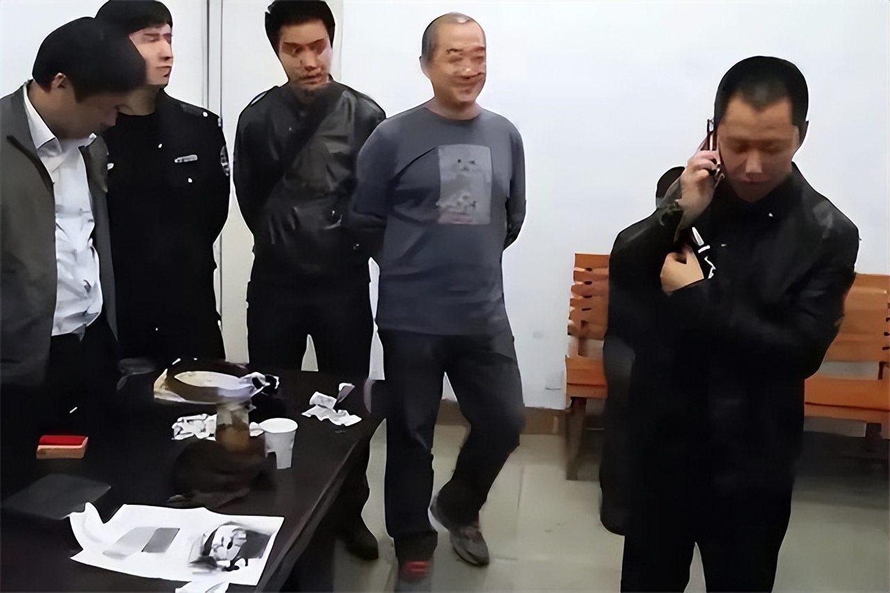 通缉犯在上海潜藏25年后终落网,通缉犯逃亡39年后被捕