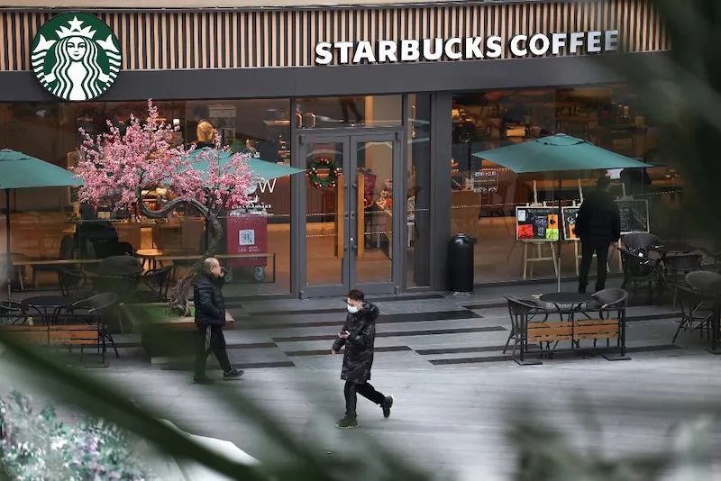 为什么国内喝星巴克的人越来越少,为什么去星巴克的人最多