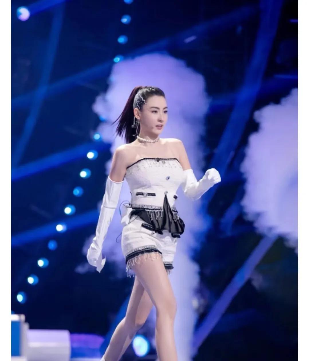 港风张柏芝盛世容颜,曾被媒体称作玉女掌门人的张柏芝