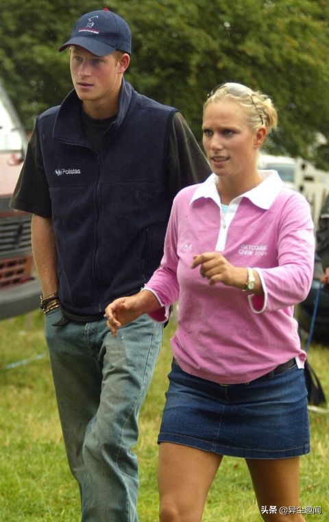 皇室蓝英国皇室衣服,英国王室穿什么颜色好看