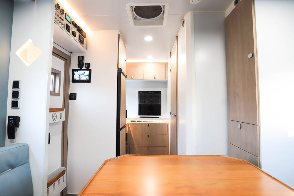 c2本可以开房车吗,能进市区的c型越野房车