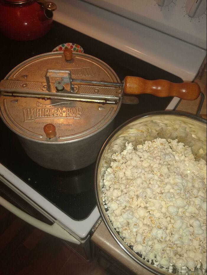 歪果网友分享童年回忆照片,外国网友分享意外翻出的东西