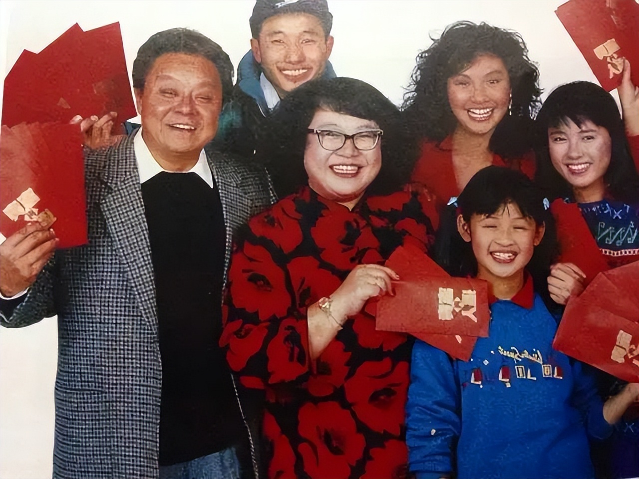 所谓香港电影的港味，就是没有萝莉，只有御女