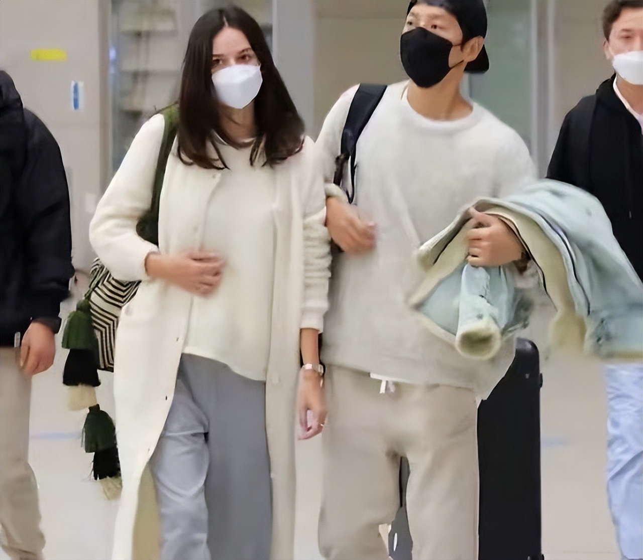 回顾宋仲基与宋慧乔的婚姻,宋慧乔和宋仲基离婚后首次同台