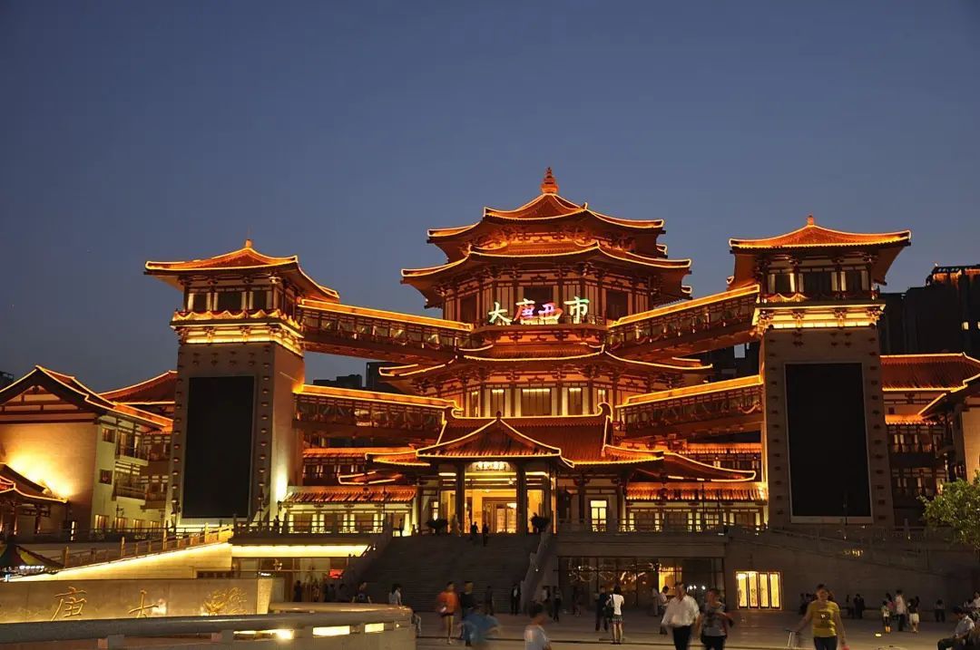 想低调但实力不允许！自带光环的大唐西市，咋一手好牌打得稀烂？