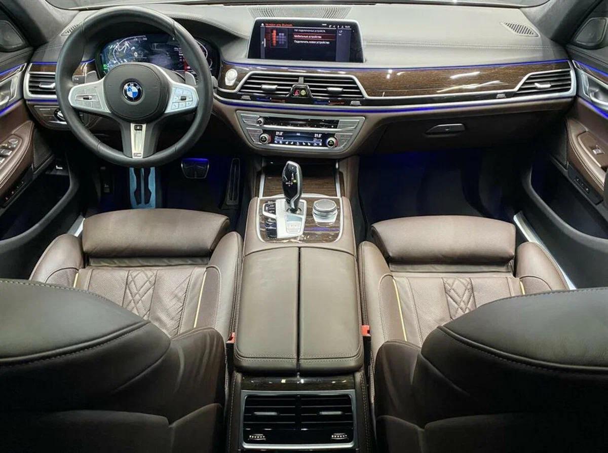 宝马新7系霸气,宝马7系首台进店