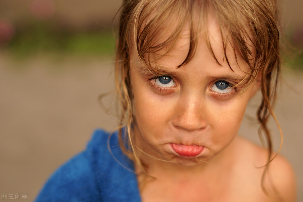 人要经历跌到谷底才能达到高峰,从人生巅峰跌到谷底
