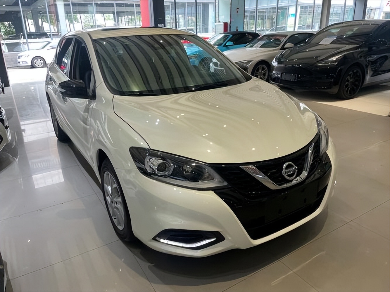 开上大众polo,开完大众再开日产