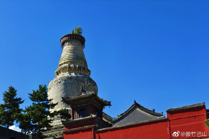 佛教四大名山五台山,五台山自然风景最好的寺院