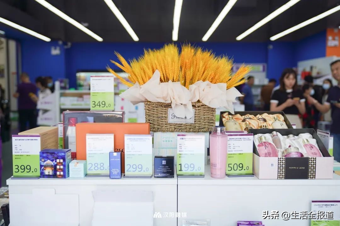 开学你的室友穿搭,开学宿舍必备清单