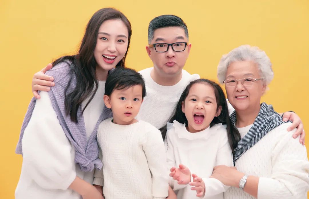 知名主持人二胎,网红男主持人夫妇