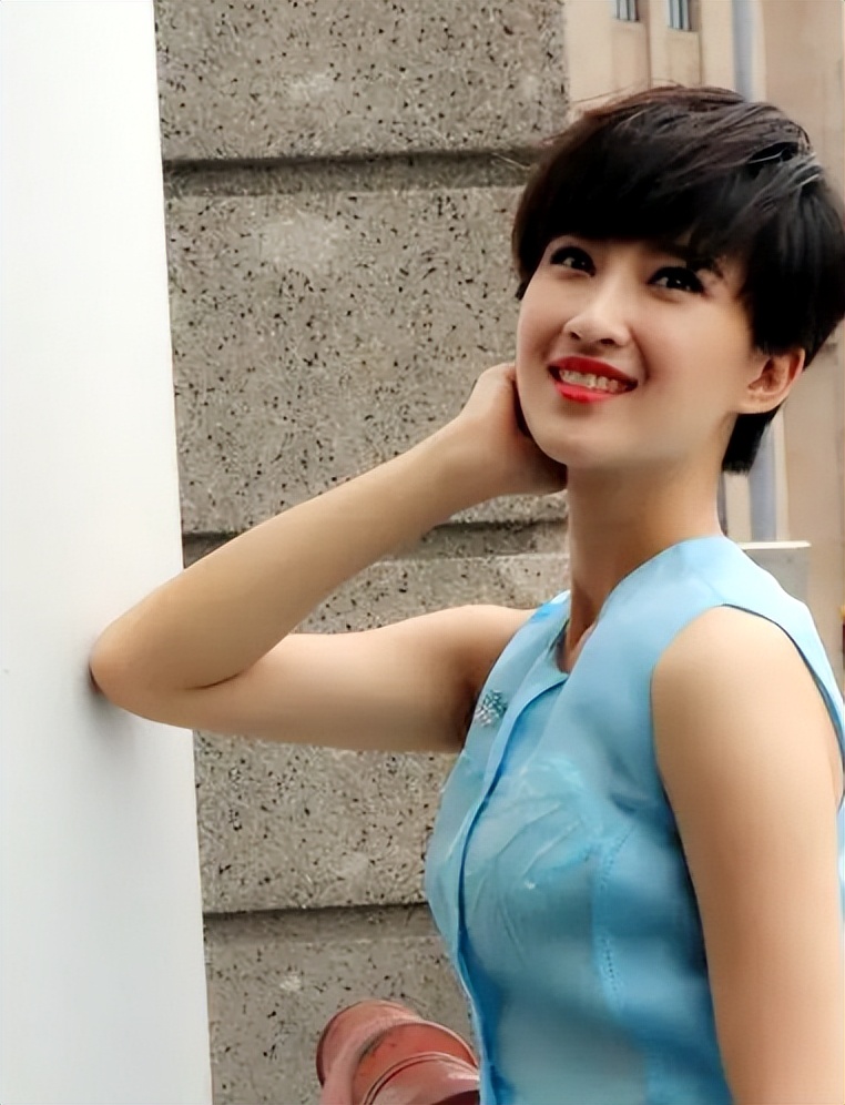 刘思博和奚望的妈,刘思博和妹妹奚望合影