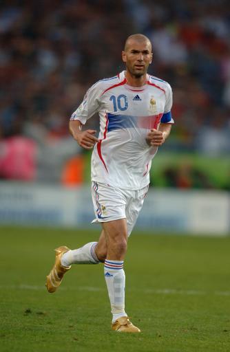 2017足坛十大年轻中场,足坛十大中场大师里瓦尔多