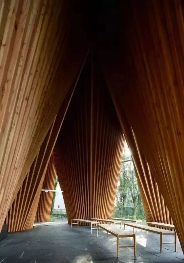 日本十字架教堂,日本教堂