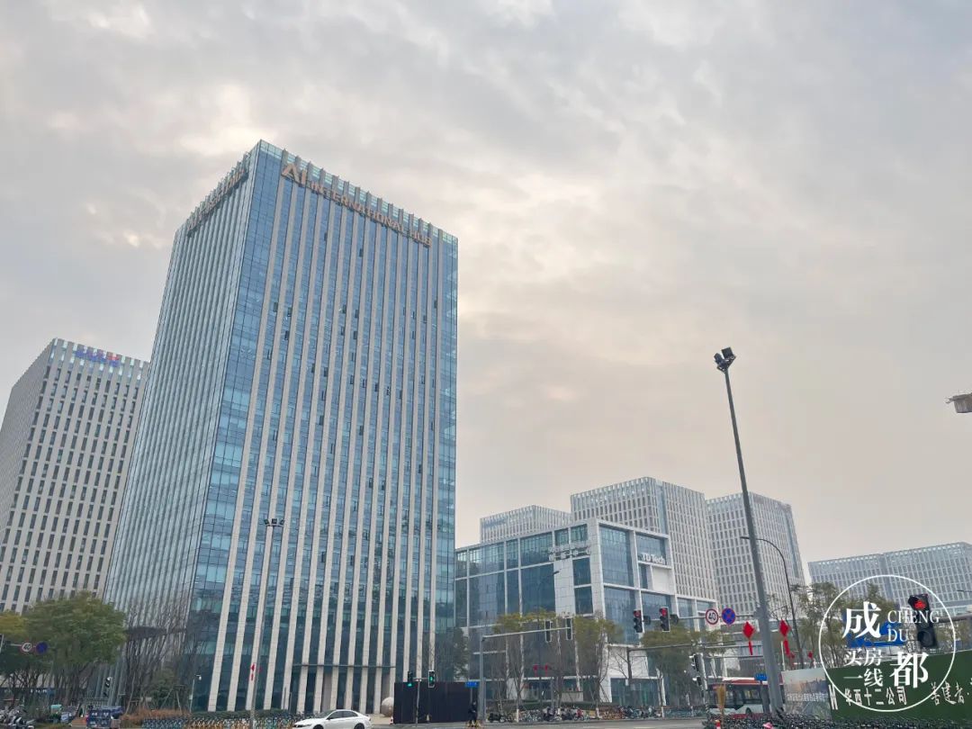 王石离开万科还有没有股份,王石万科公司现状