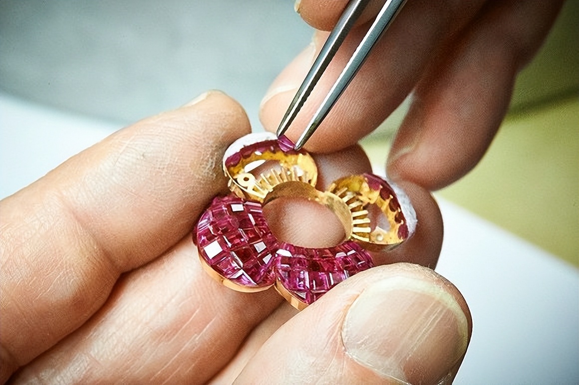 梵克雅宝四叶草戒指价格,梵克雅宝四叶草戒指黑