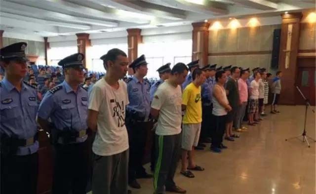 郑州皇家一号涉案警察,郑州皇家一号覆灭记片段