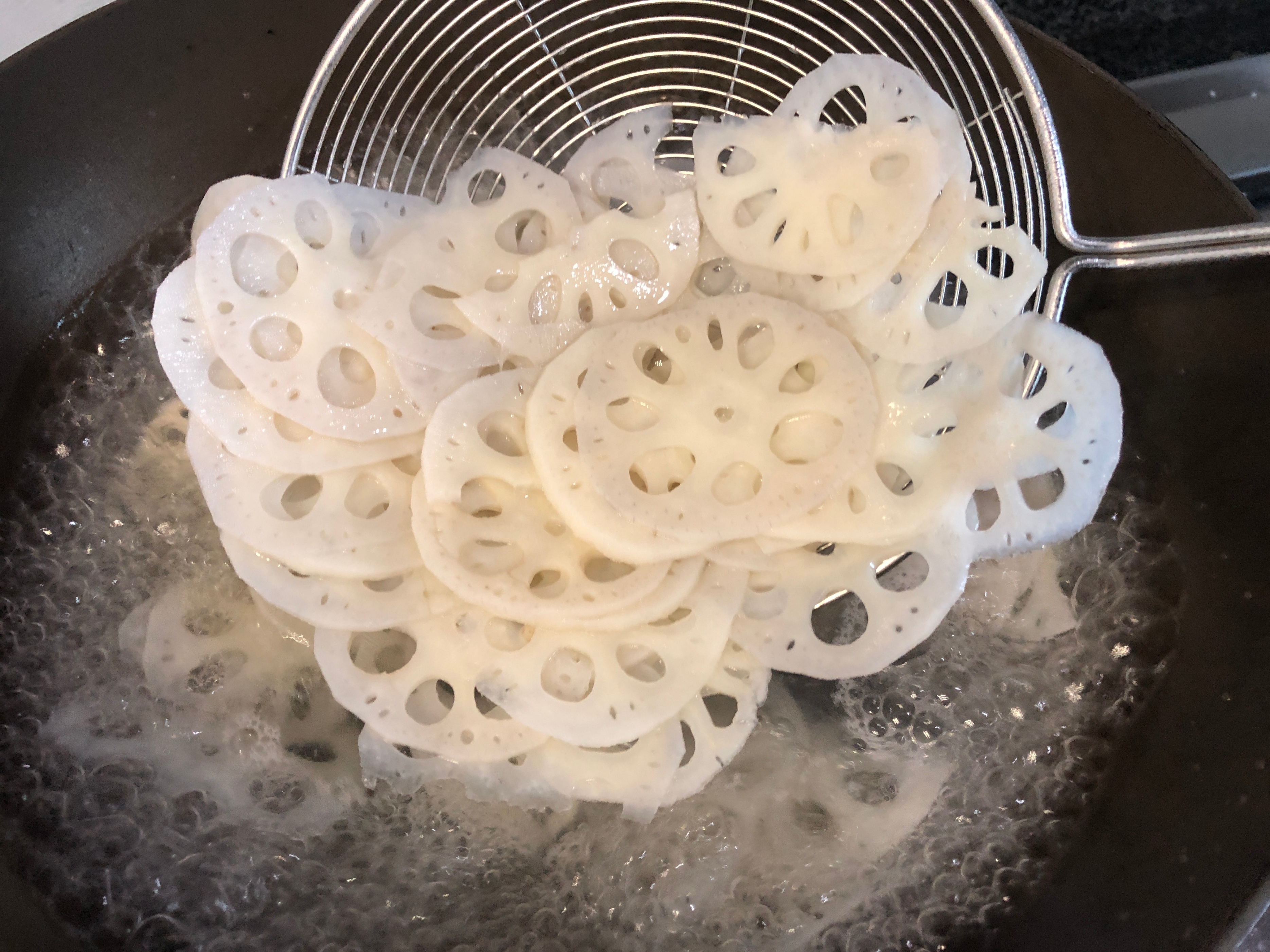 小暑吃什么小暑时节应如何养生,大暑时节吃什么节气美食有讲究