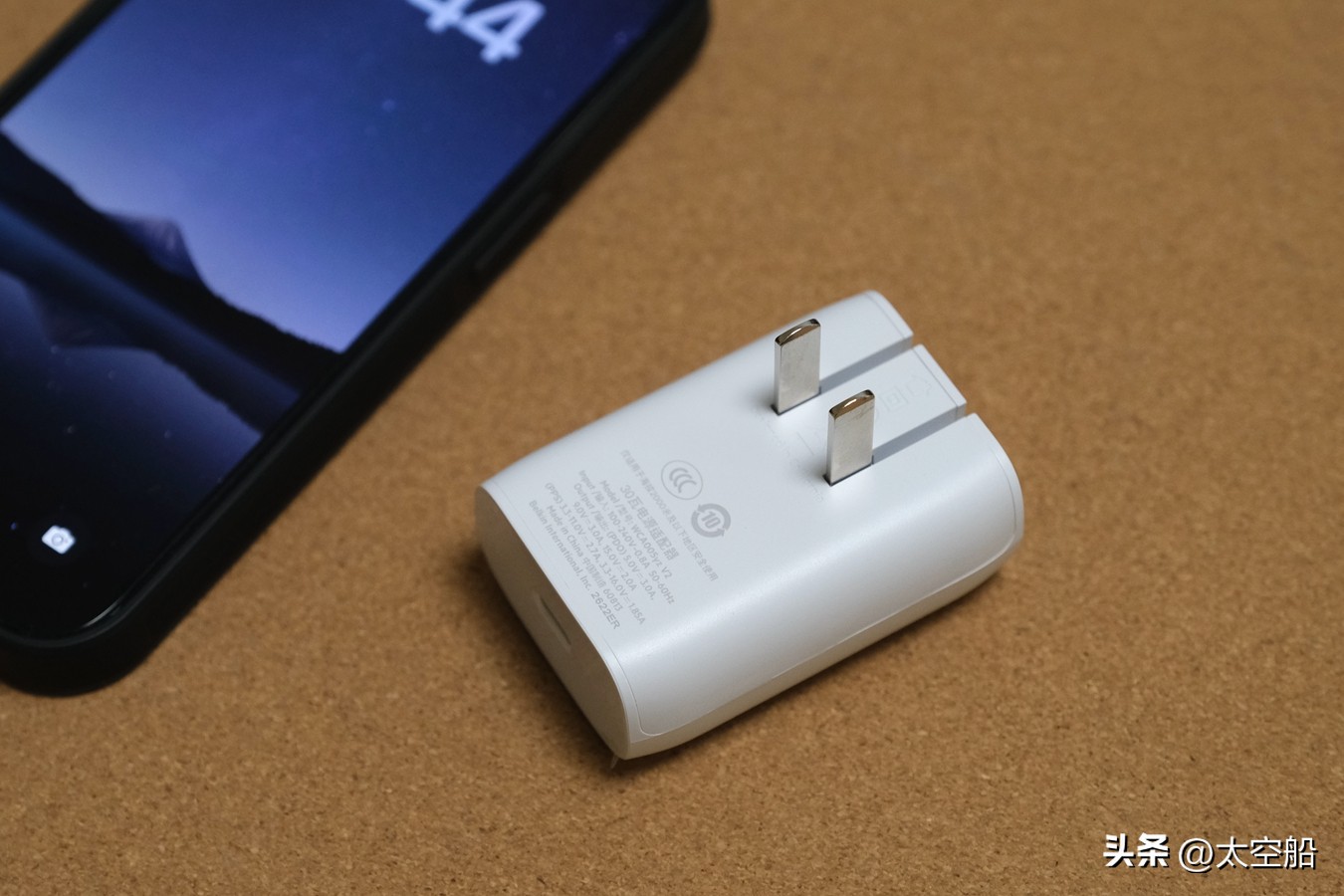 入手iphone14promax还是等15,iphone14pro值得入手不