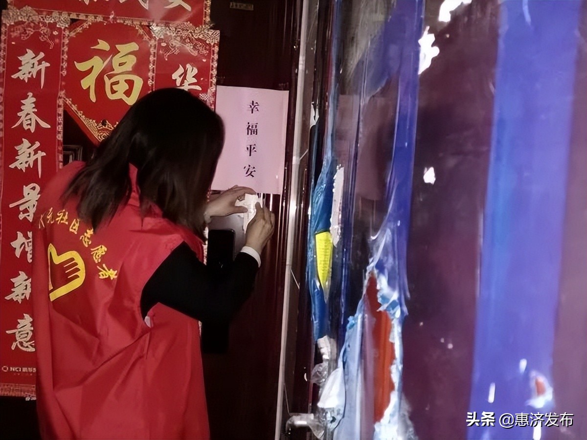 她是惠济居民眼中的“婆婆嘴”和“飞毛腿”