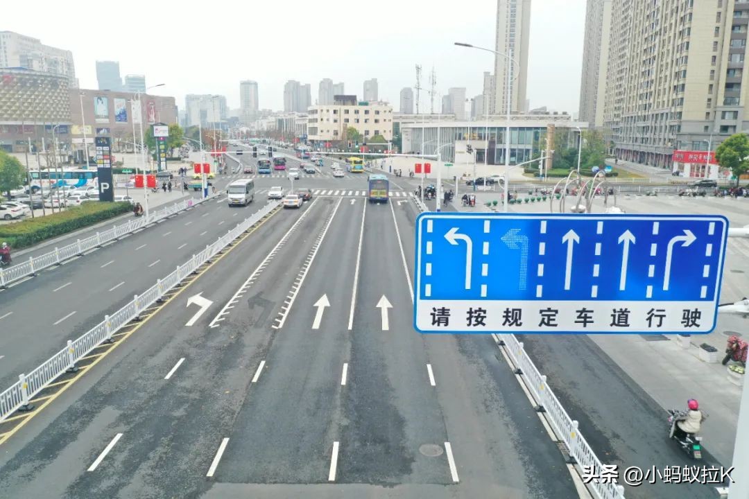 宿迁市区道路可变车道怎么通行,宿迁发展大道可变车道