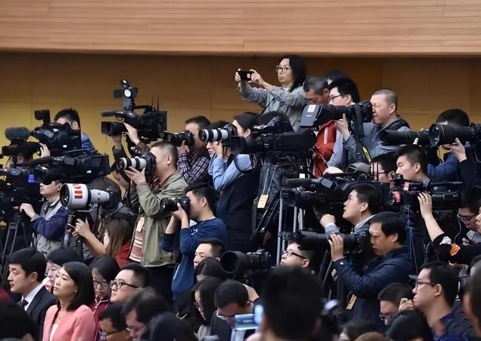 戏精贪官：为当清官让母亲去捡垃圾，还让下属假扮“黄羊”