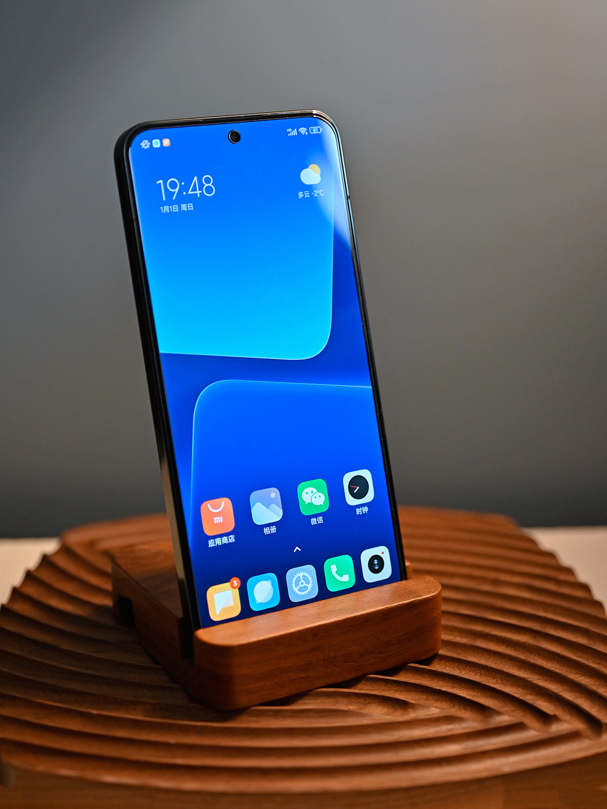 小米13有什么特点和功能,小米13值得买吗性能怎么样