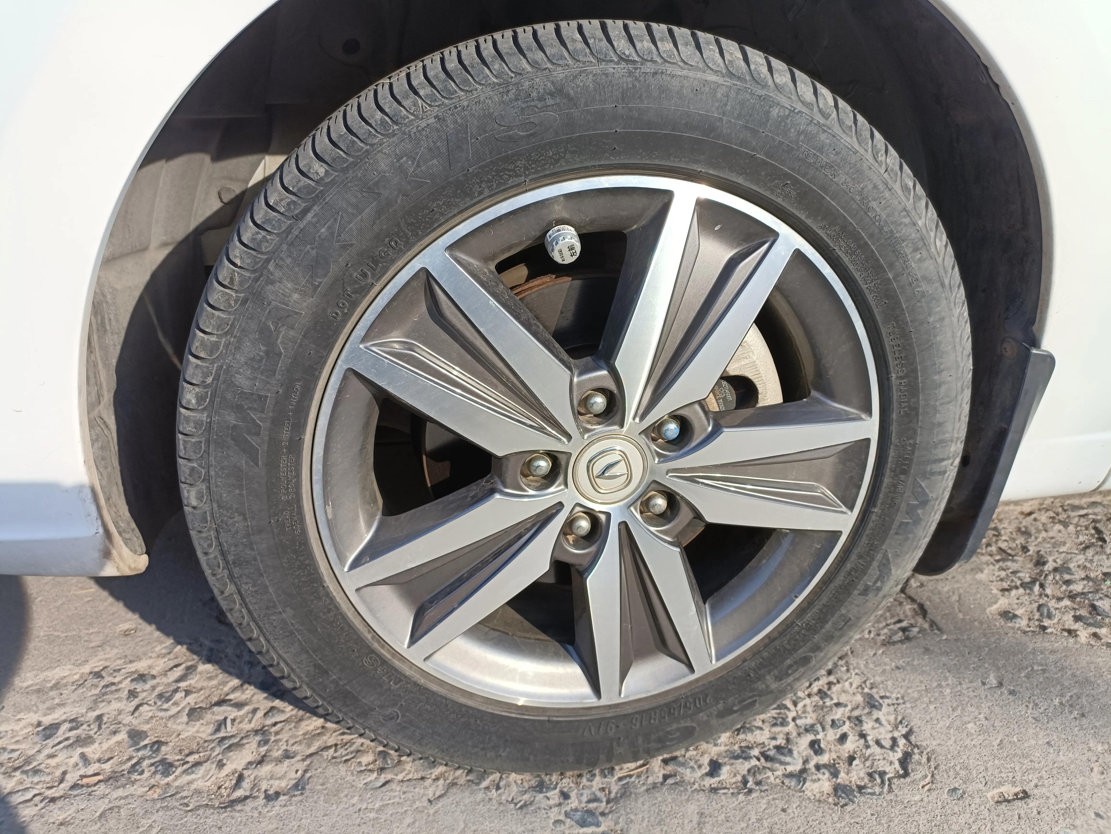 长安逸动6个喇叭在什么位置,逸动第三代6个音响