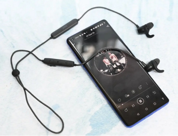 蓝牙耳机z1s怎么开机,hikz1蓝牙耳机怎么配对