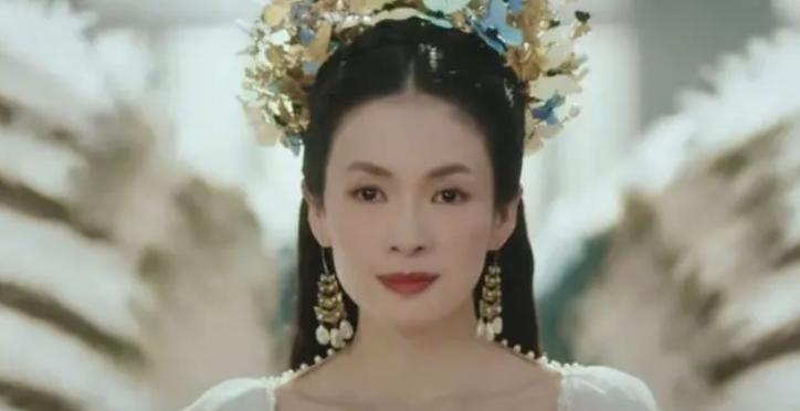 52岁演少女,借拍戏之名行咸猪手,影视圈这些畸形现象,该改改了