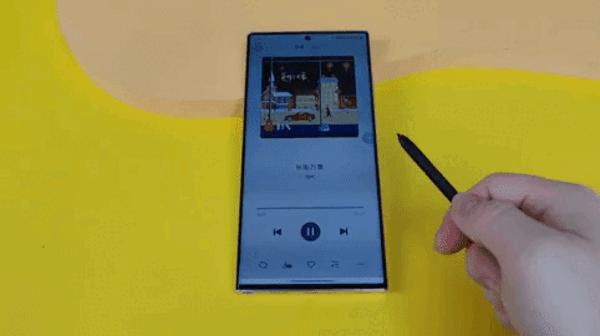 三星galaxys23ultra超大屏,三星galaxys23ultra打游戏分屏