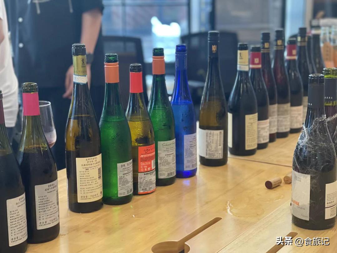 逛40度高温的街,顶着40度的高温去找美食