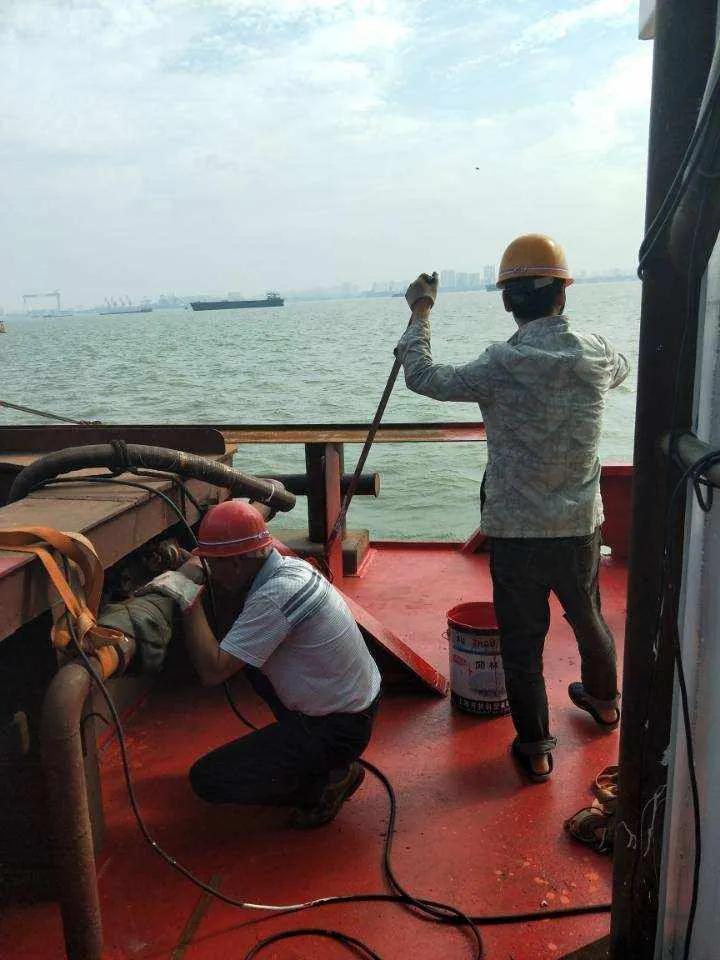 货船船员怎么上船,货船船员工资会降吗