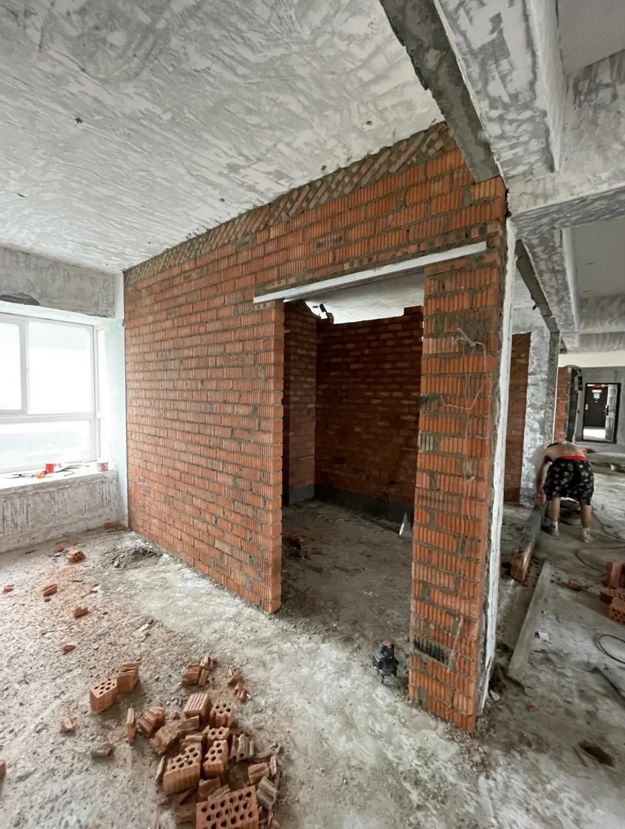 砖砌墙和轻钢龙骨隔墙的优劣对比,轻钢龙骨墙和砖砌墙哪个好